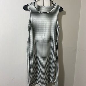 Dress with waist tie